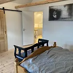 1st Floor 2 With Kitchenette Daire *