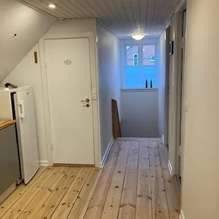 1st Floor 2 With Kitchenette Lejlighed