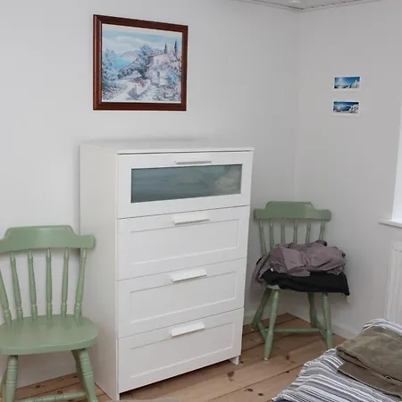 1st Floor 2 With Kitchenette Lejlighed