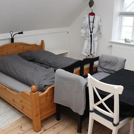 1st Floor 2 With Kitchenette Lejlighed