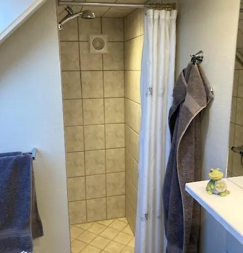 1st Floor 2 With Kitchenette דירה