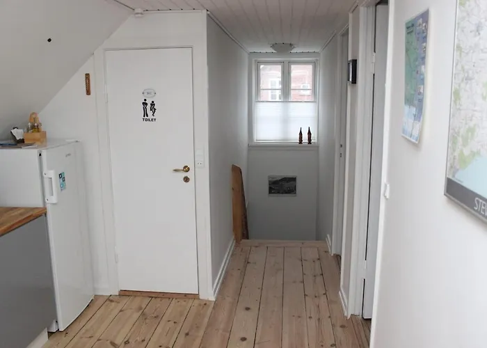 1st Floor 2 With Kitchenette Store Heddinge