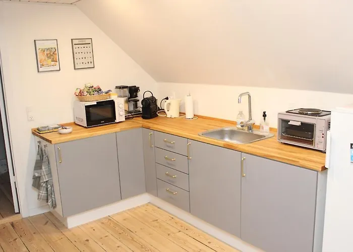 1st Floor 2 With Kitchenette * Store Heddinge